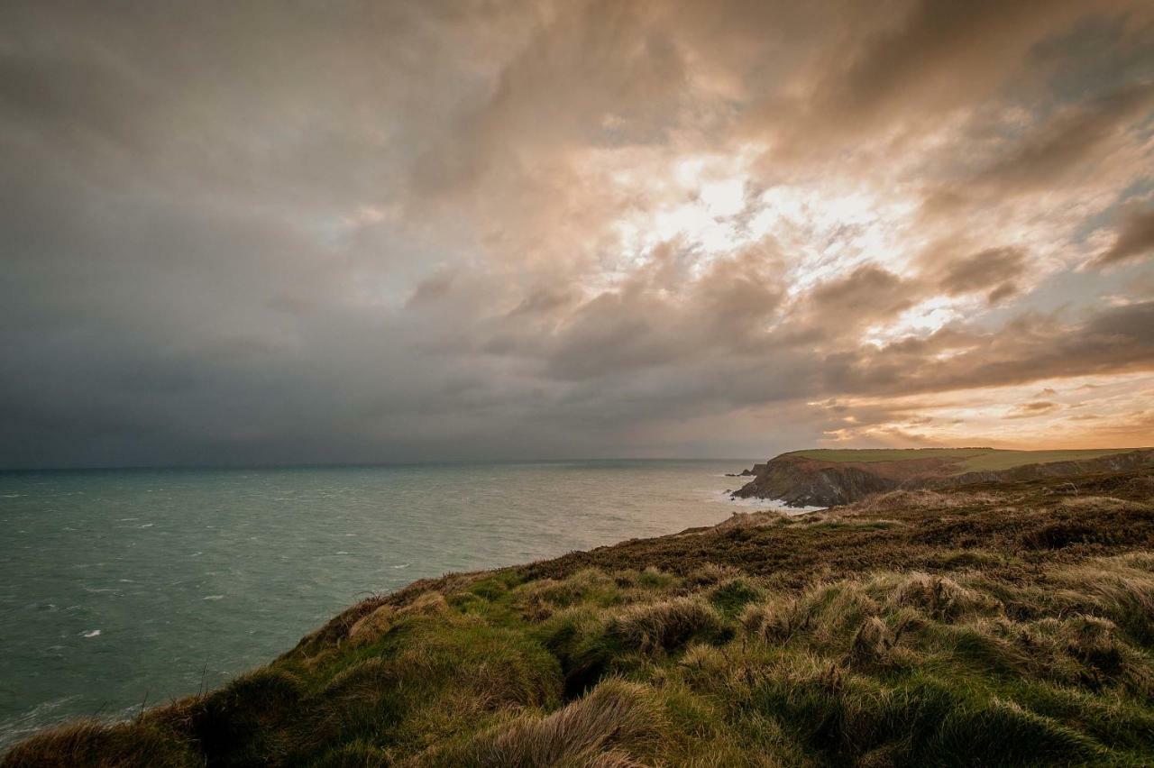 Апартаменты The Wild Atlantic Hideaway Клонакилти Экстерьер фото