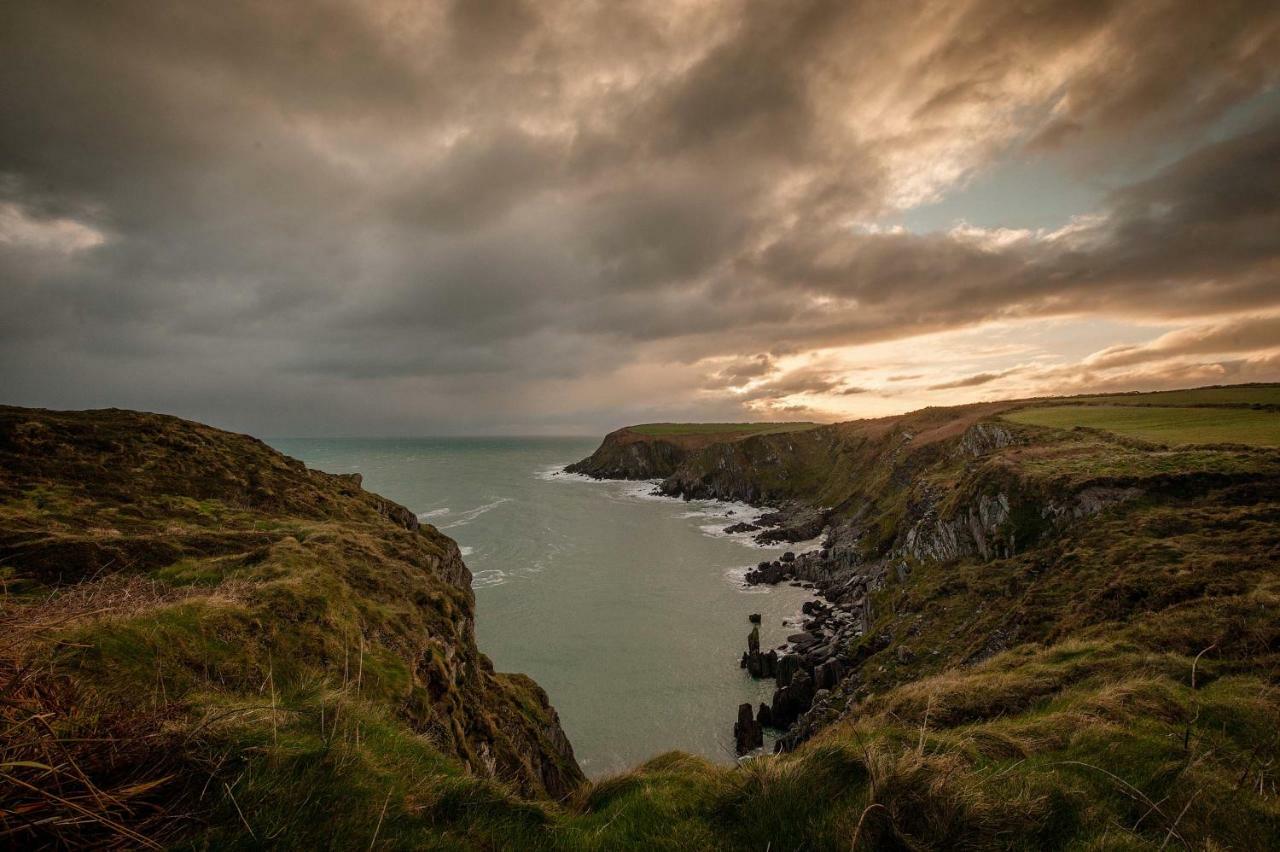 Апартаменты The Wild Atlantic Hideaway Клонакилти Экстерьер фото